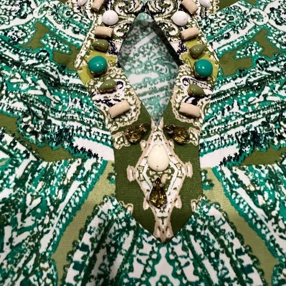 Susan Graver Liquid Knit printed tunic.  Shades of green with white throughout. - Picture 5 of 12